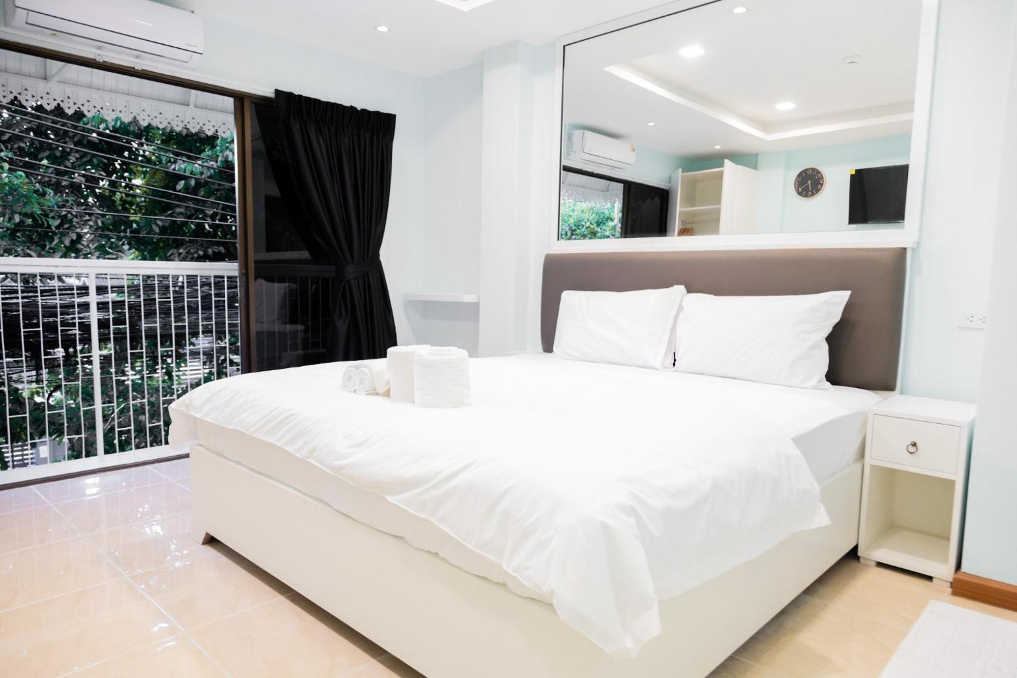 Cozy Stay Inn Bangkok Esterno foto