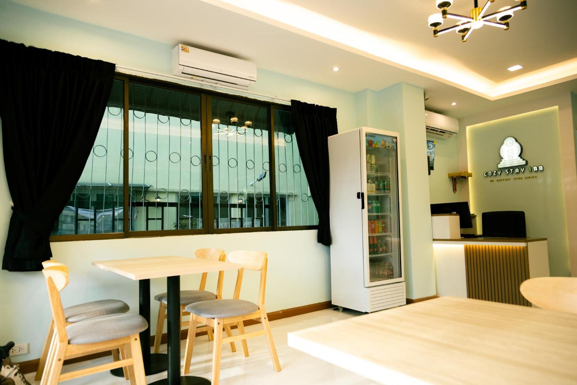 Cozy Stay Inn Bangkok Esterno foto