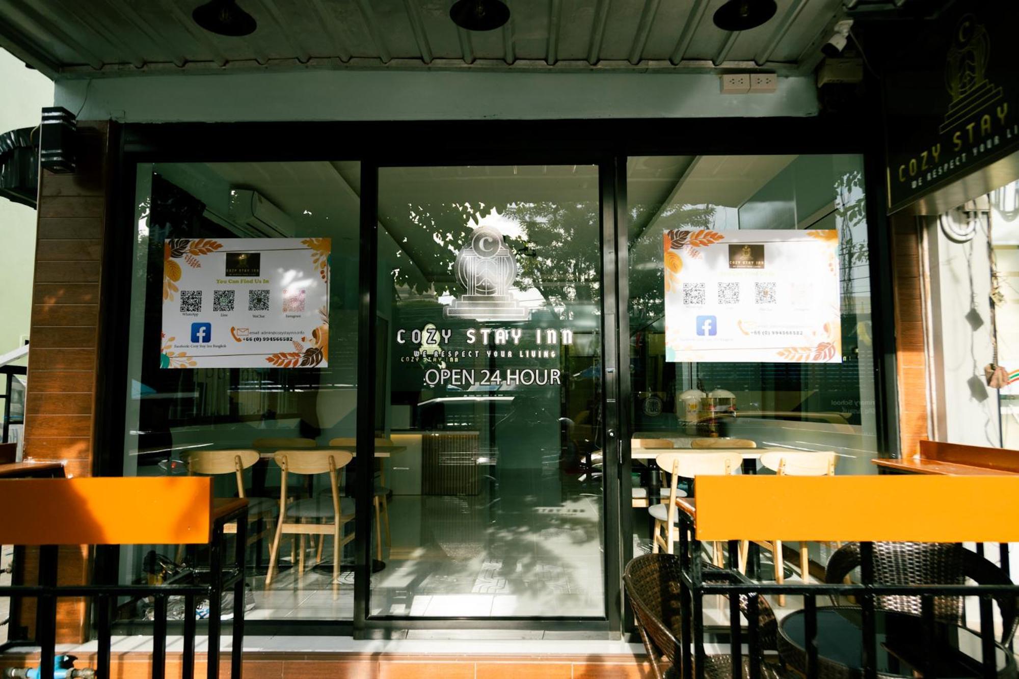 Cozy Stay Inn Bangkok Esterno foto