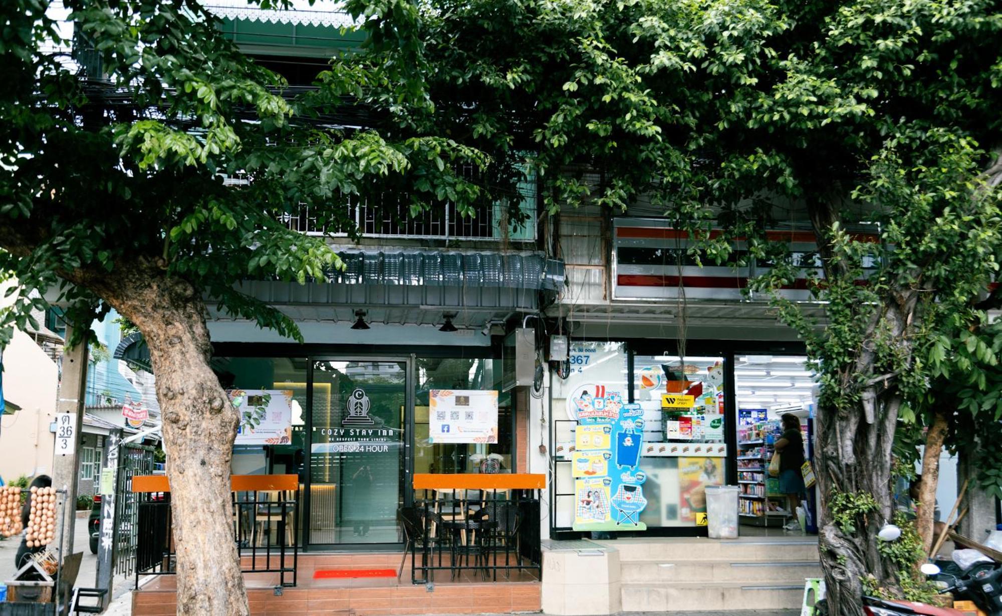 Cozy Stay Inn Bangkok Esterno foto