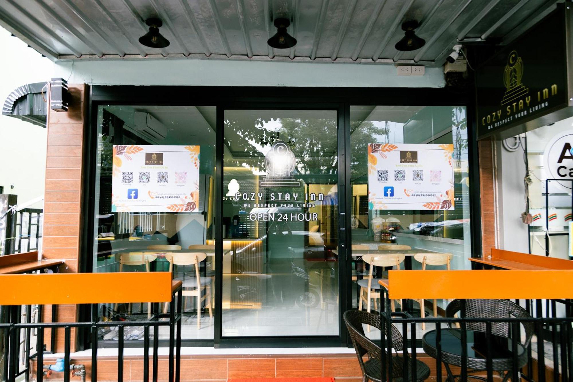 Cozy Stay Inn Bangkok Esterno foto