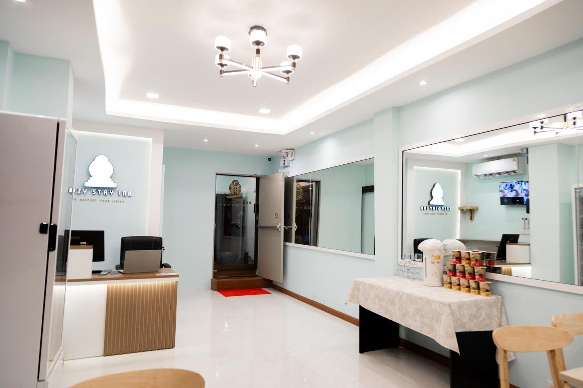 Cozy Stay Inn Bangkok Esterno foto