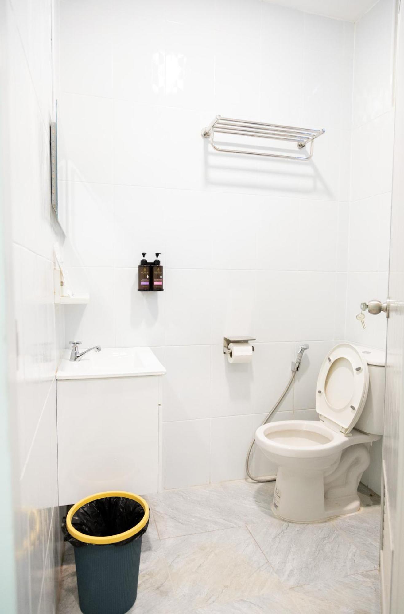 Cozy Stay Inn Bangkok Esterno foto